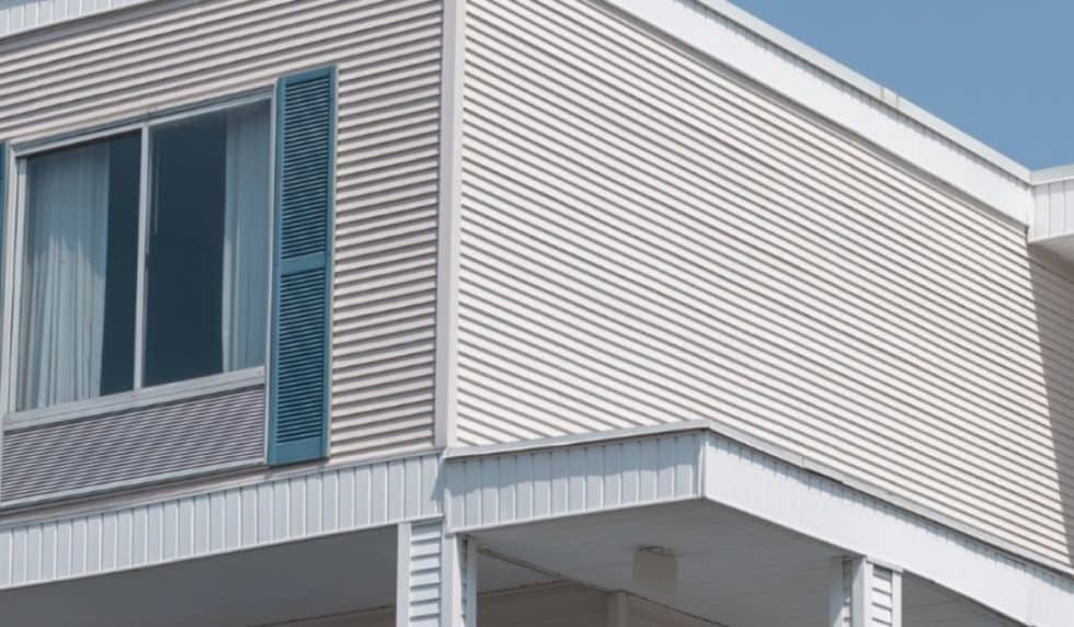What Are the Differences Between Wood Siding and Fiber Cement Siding?